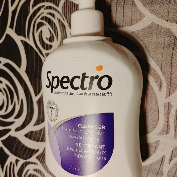 Spectro Facial Cleanser for Blemish-Prone Skin - Picture 3 of 5